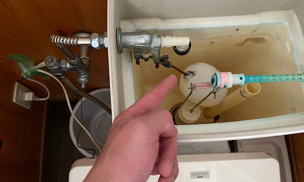 ボロ家DIYリフォームで失敗】水洗トイレのロータンクボールタップ交換 